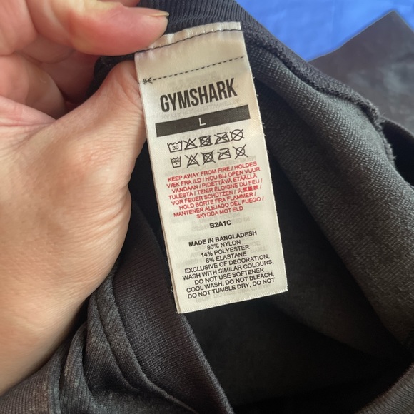 Gymshark Black Crop Shirt - Picture 4 of 4